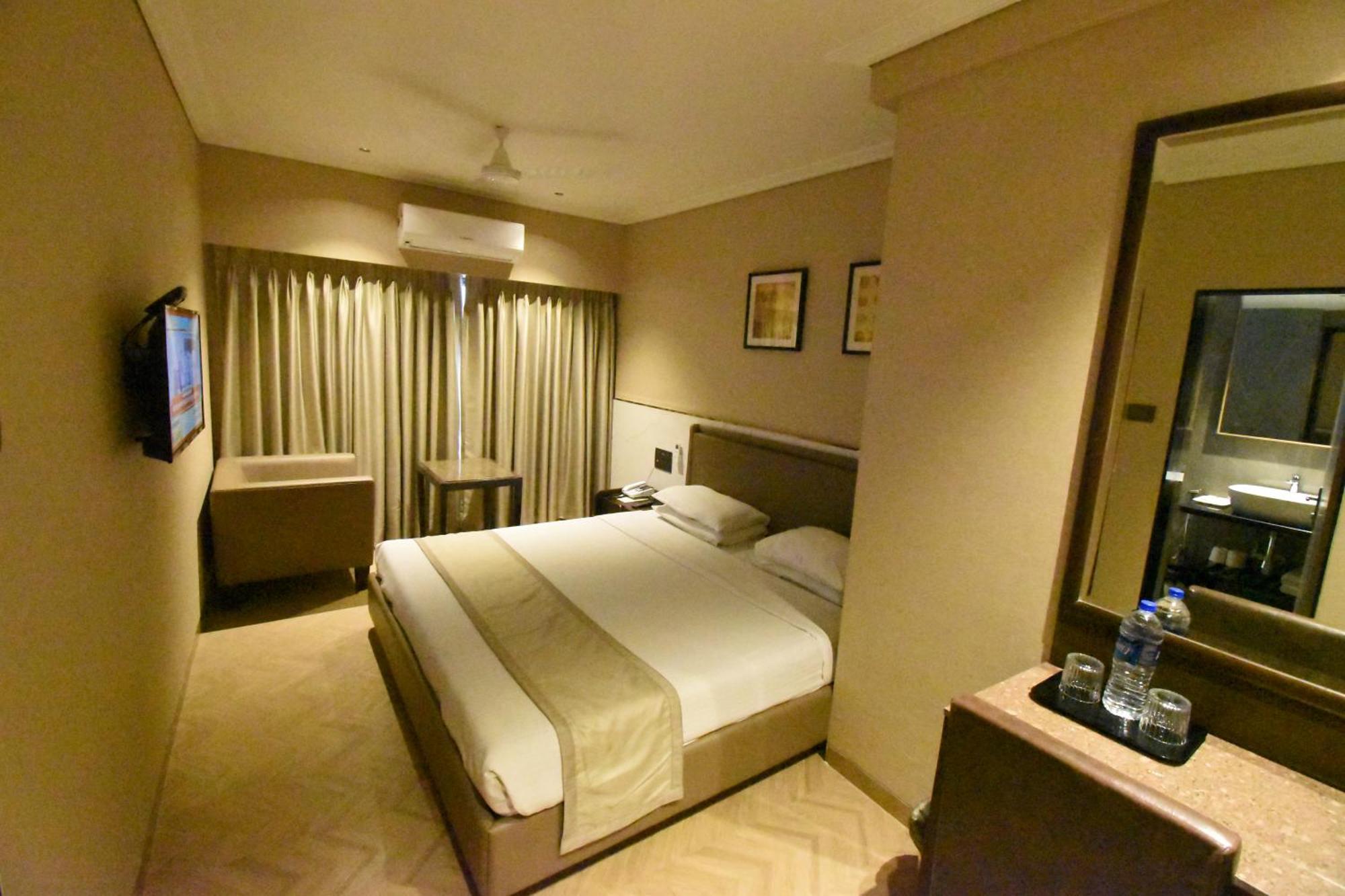 Hotel Kings International Juhu Bombay Exterior foto