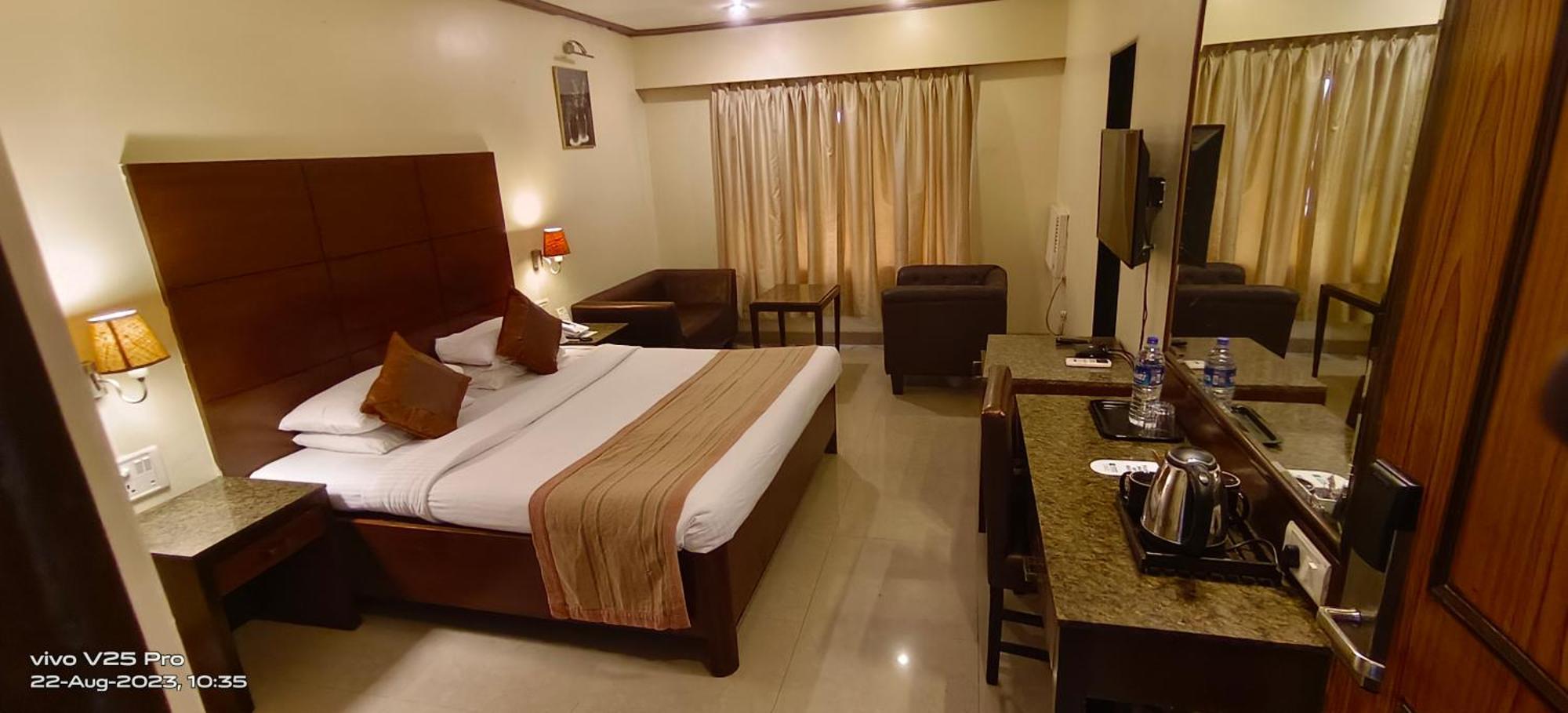 Hotel Kings International Juhu Bombay Exterior foto