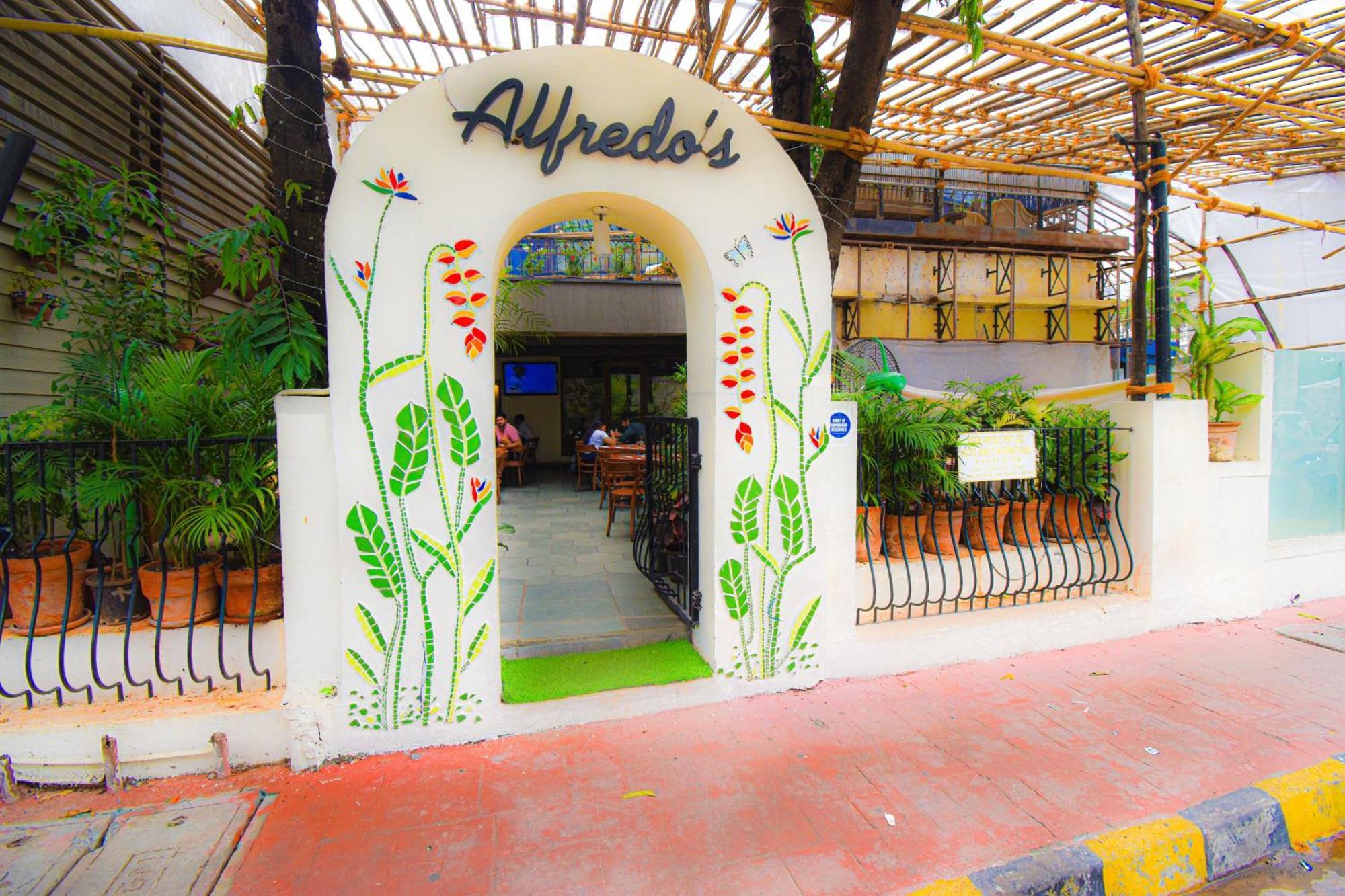 Hotel Kings International Juhu Bombay Exterior foto
