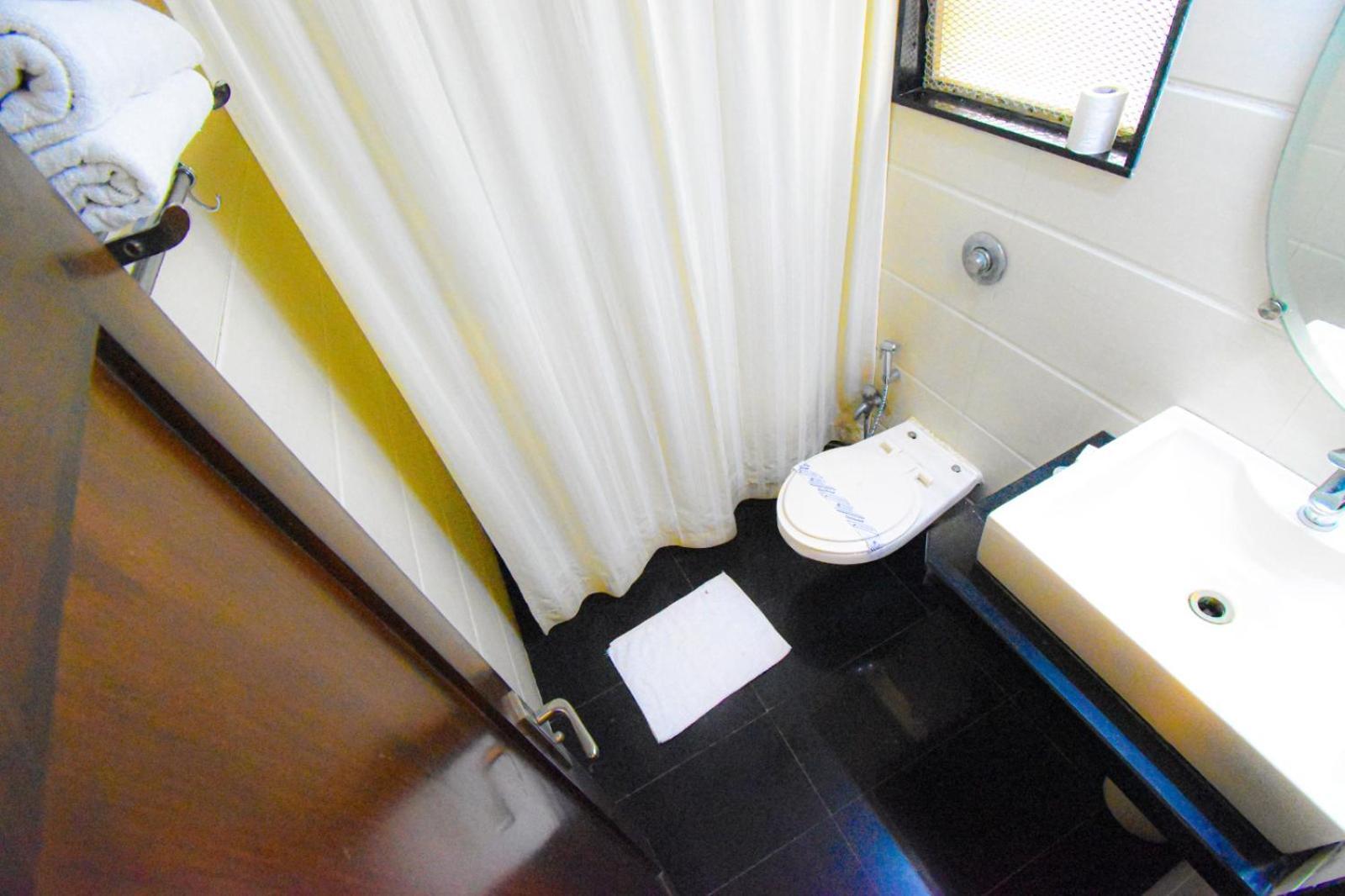 Hotel Kings International Juhu Bombay Exterior foto