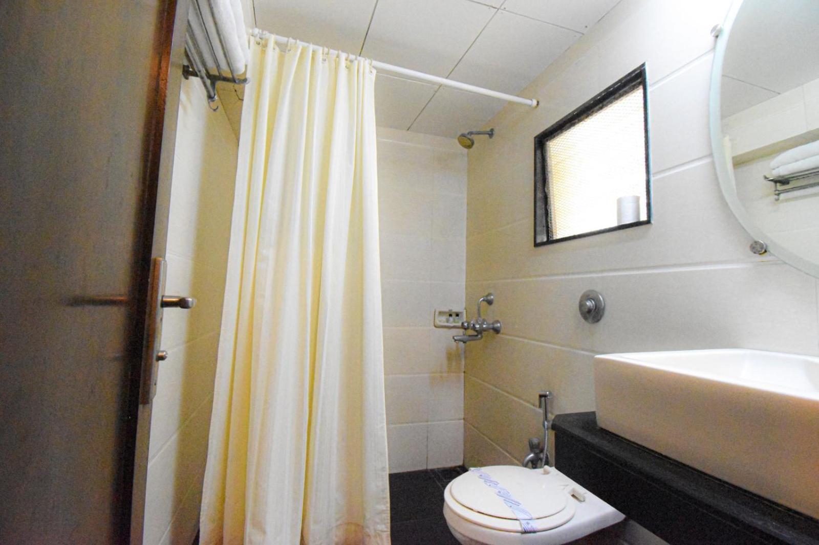 Hotel Kings International Juhu Bombay Exterior foto