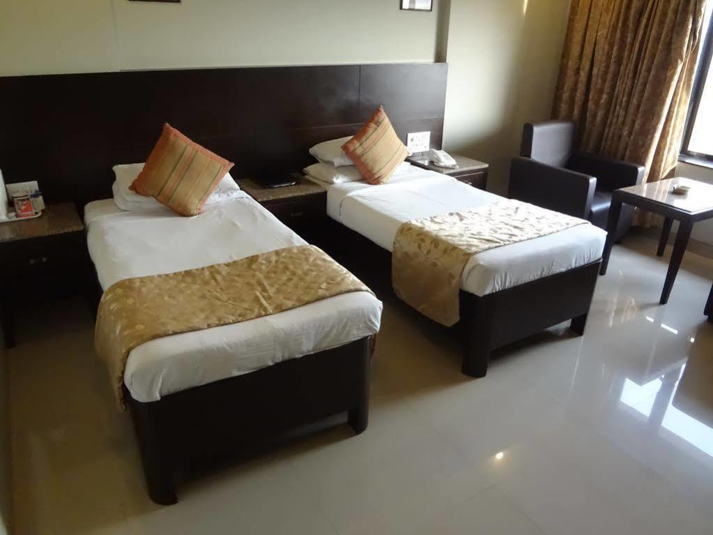 Hotel Kings International Juhu Bombay Exterior foto