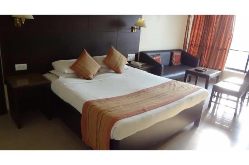 Hotel Kings International Juhu Bombay Exterior foto